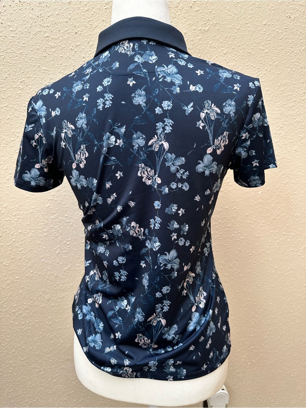 NWT Bad Birdie XS Short Sleeve Performance Golf Polo Midnight Garden Floral - Picture 2 of 7